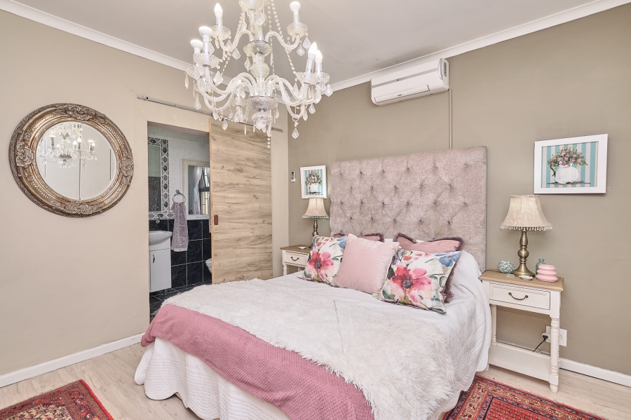 3 Bedroom Property for Sale in Uitzicht Western Cape